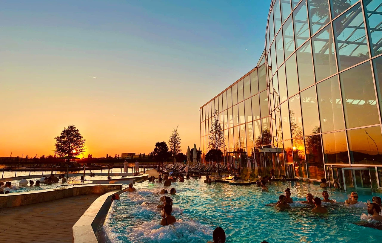 Престижното издание The New York Times откроява Therme в Букурещ, Румъния, като едно от най-добрите места в света за практикуване на контрастна терапия