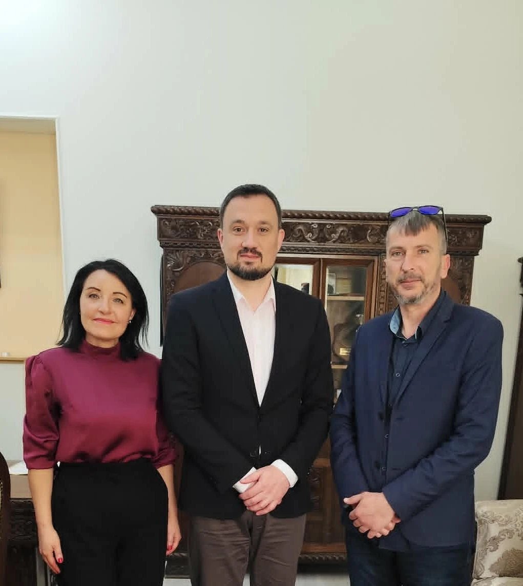 Областният управител на Бургас, Добромир Гюлев заяви пълната си институционална подкрепа и участие в Петото юбилейно издание на Международния форум за авио, транспортна свързаност и туризъм