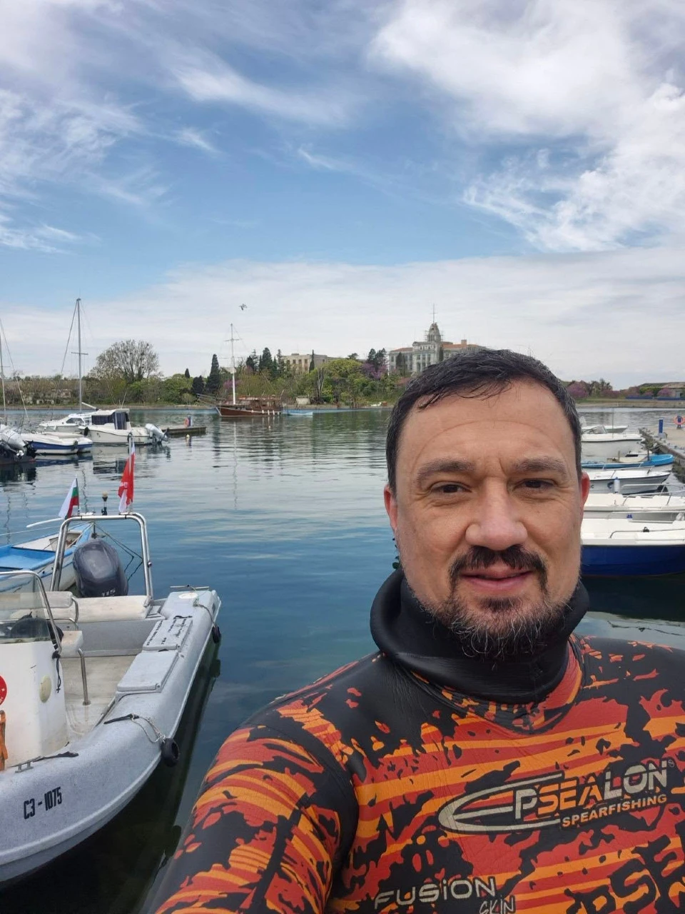 Областният управител на Бургас се включи в акция за почистване на морското дъно край Созопол