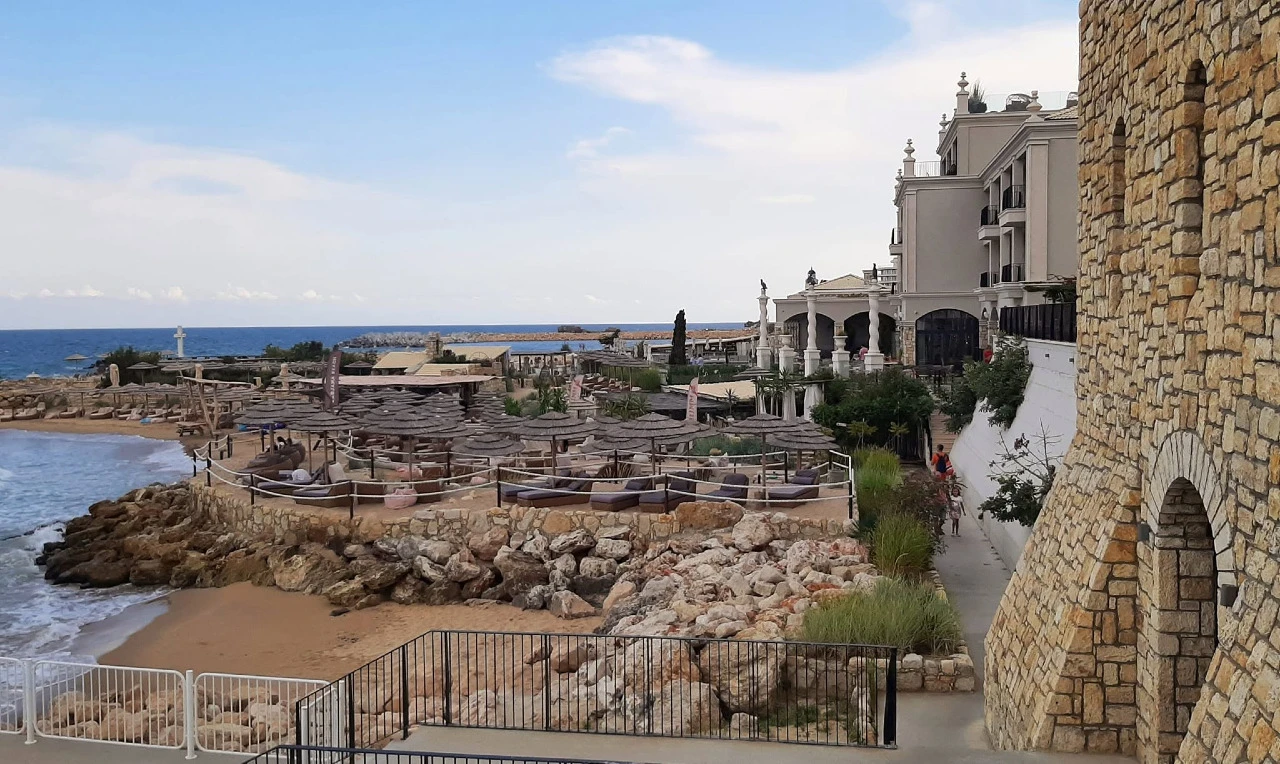 Слабият сезон накара и топ ресторанта на 